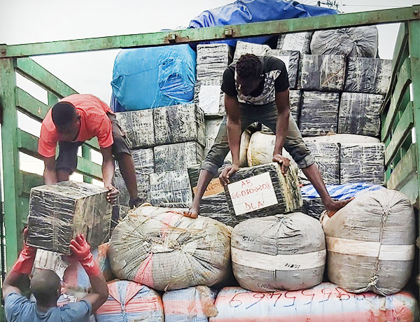 Maviy Logistics loading .